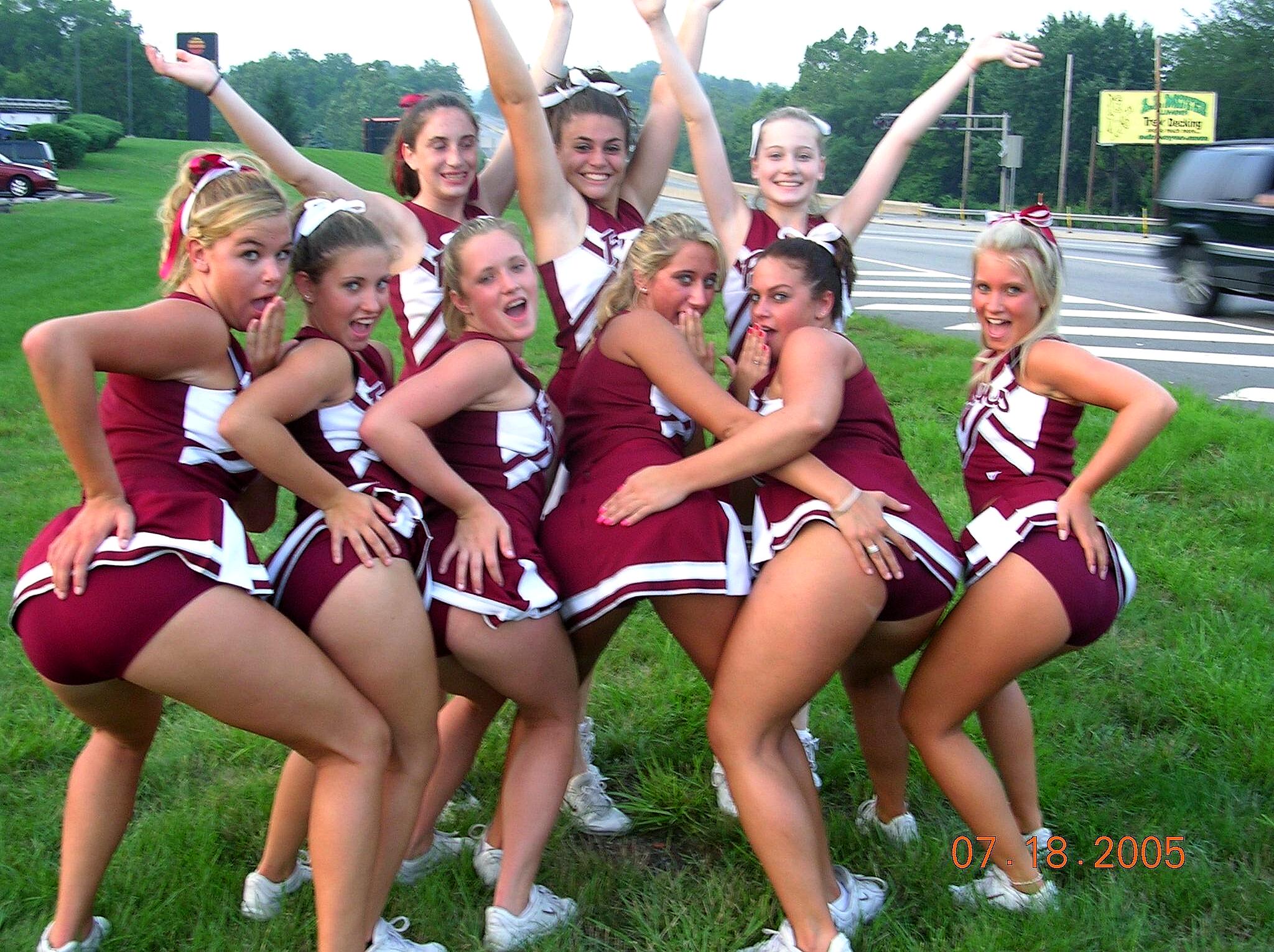 Cheerleaders upskirt pics