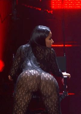 Nicki minaj backstage twerk